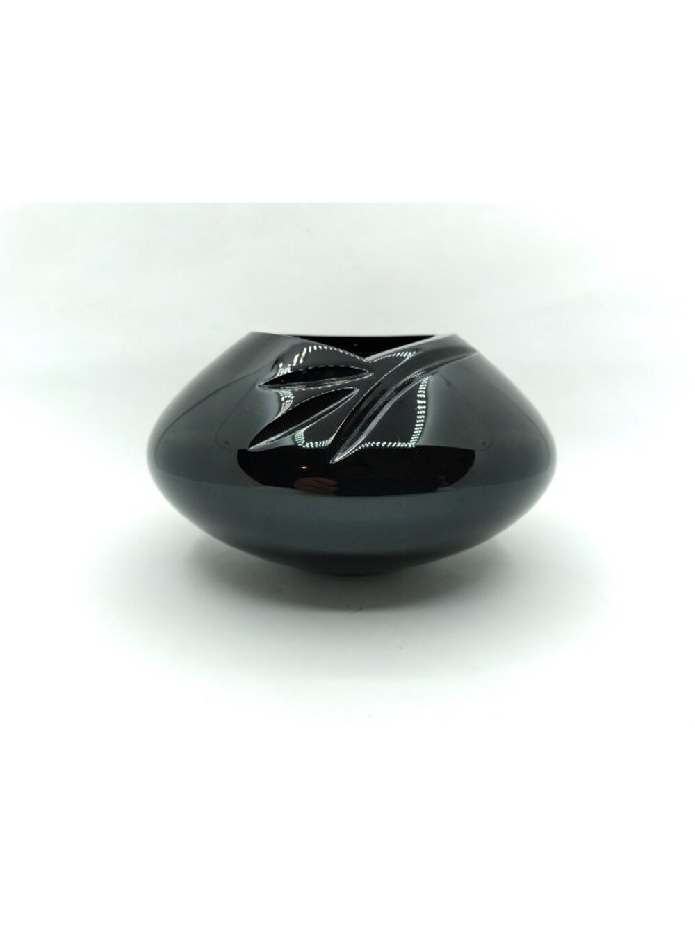 Oneida Black Vase 24% Lead Crystal Hand Cut  Blown Korea 80s retro Asian Style
